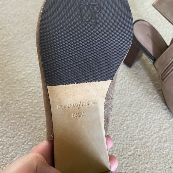 Donald J Pliner Irene 60 new in box gold shimmer heels size 8.5 - Picture 5 of 8